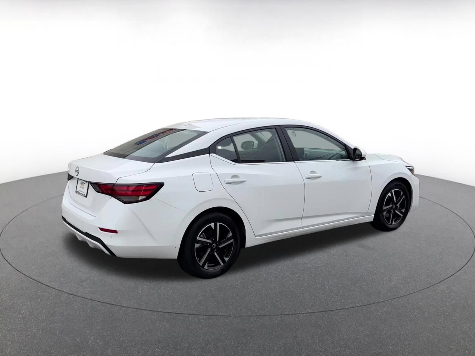 Used 2025 Nissan Sentra SV FWD image 11