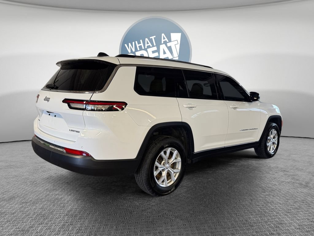 Used 2023 Jeep Grand Cherokee L Limited AWD/4WD image 3