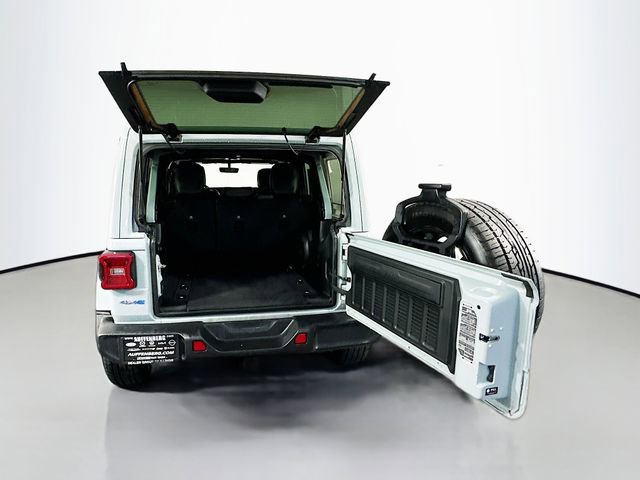 Used 2023 Jeep Wrangler Unlimited Sahara w/ Cold Weather Group image 27