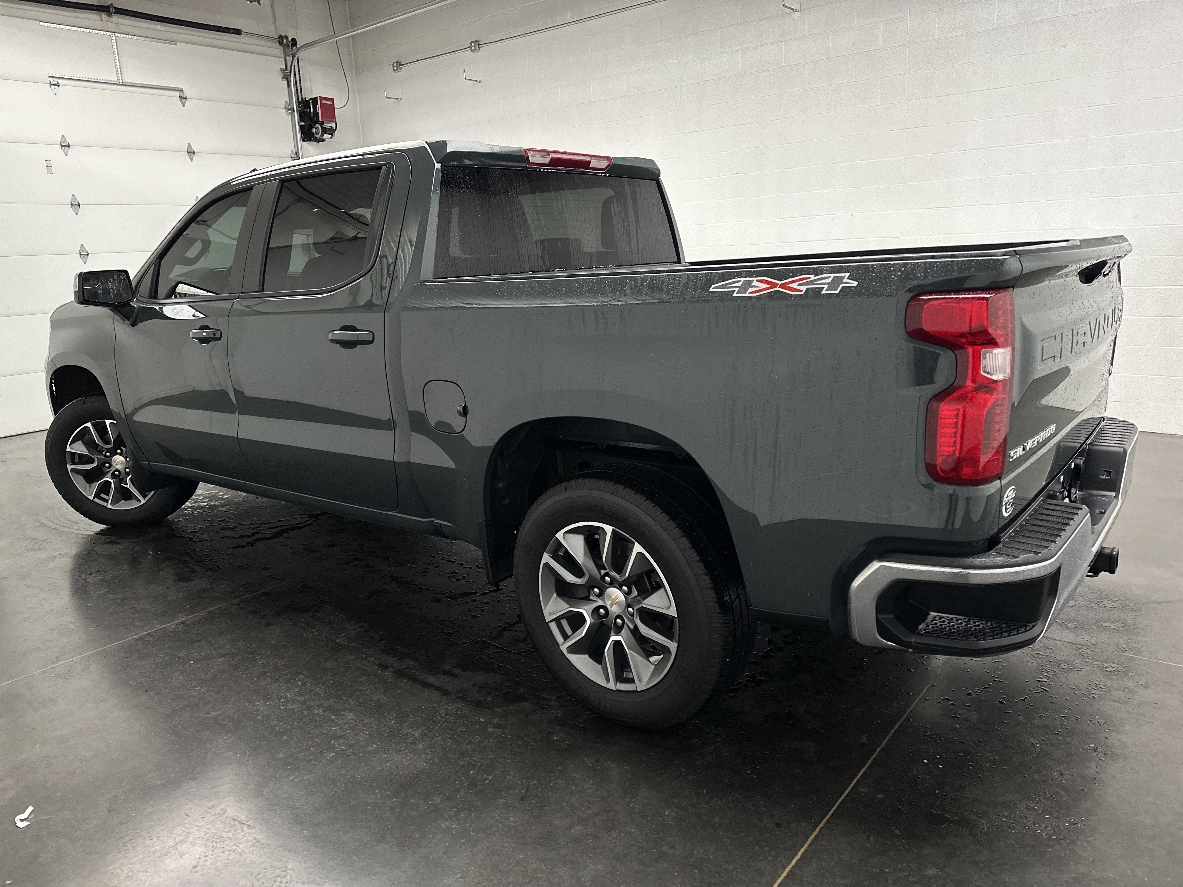 Used 2026 Chevrolet Silverado 1500 LT AWD/4WD image 5