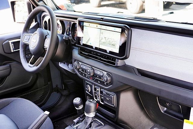 New 2025 Jeep Gladiator Sport S image 14