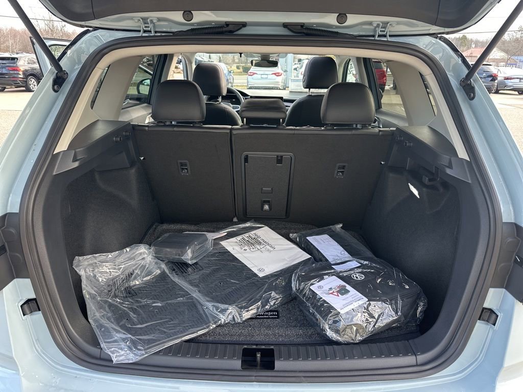 New 2026 Volkswagen Taos SE image 24