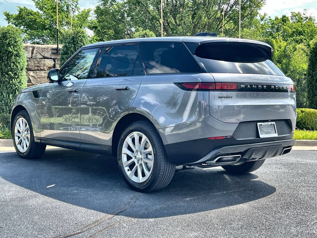 Used 2023 Land Rover Range Rover Sport SE AWD/4WD image 3