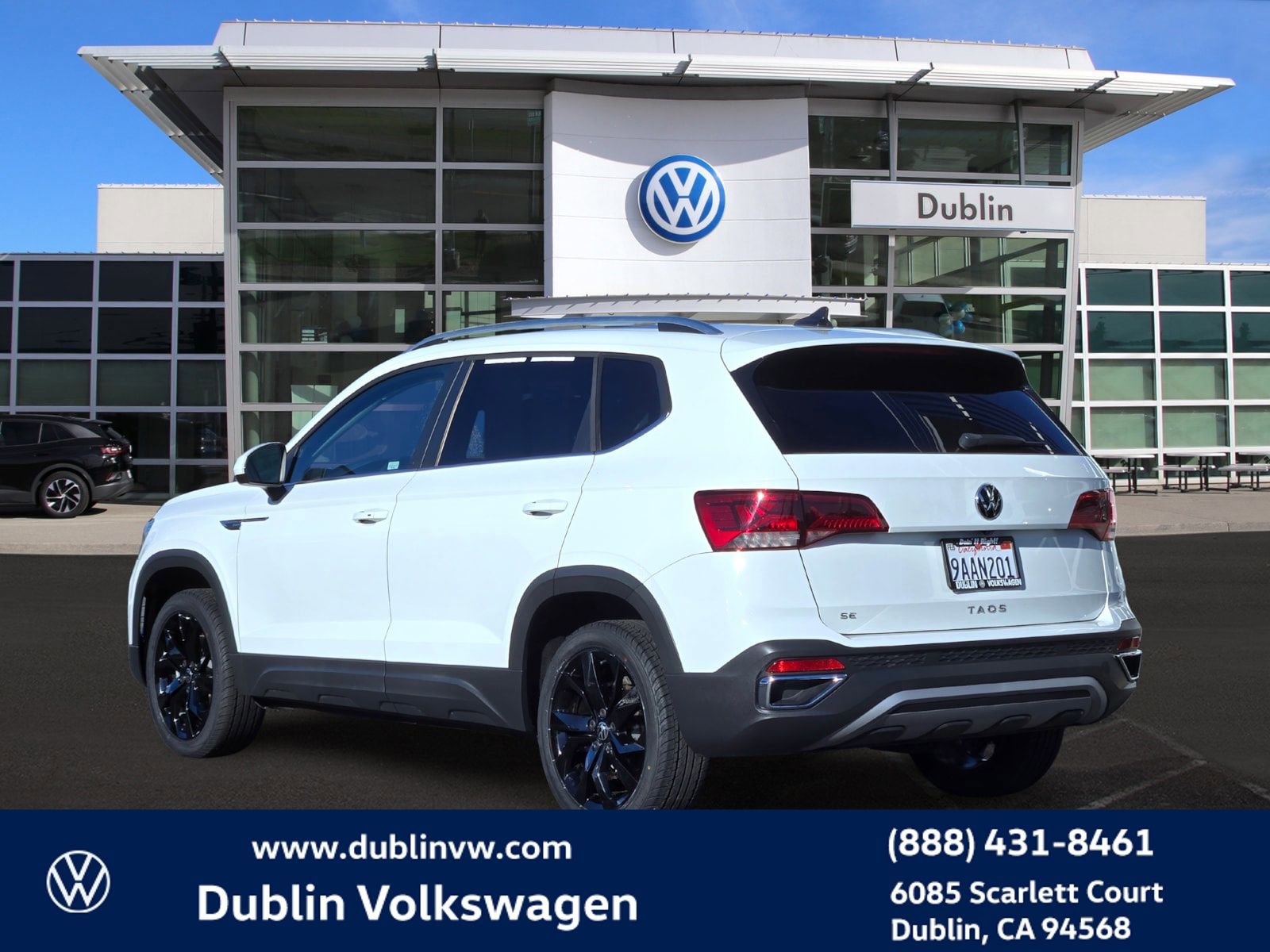 Certified 2022 Volkswagen Taos SE w/ Panoramic Sunroof Package image 5