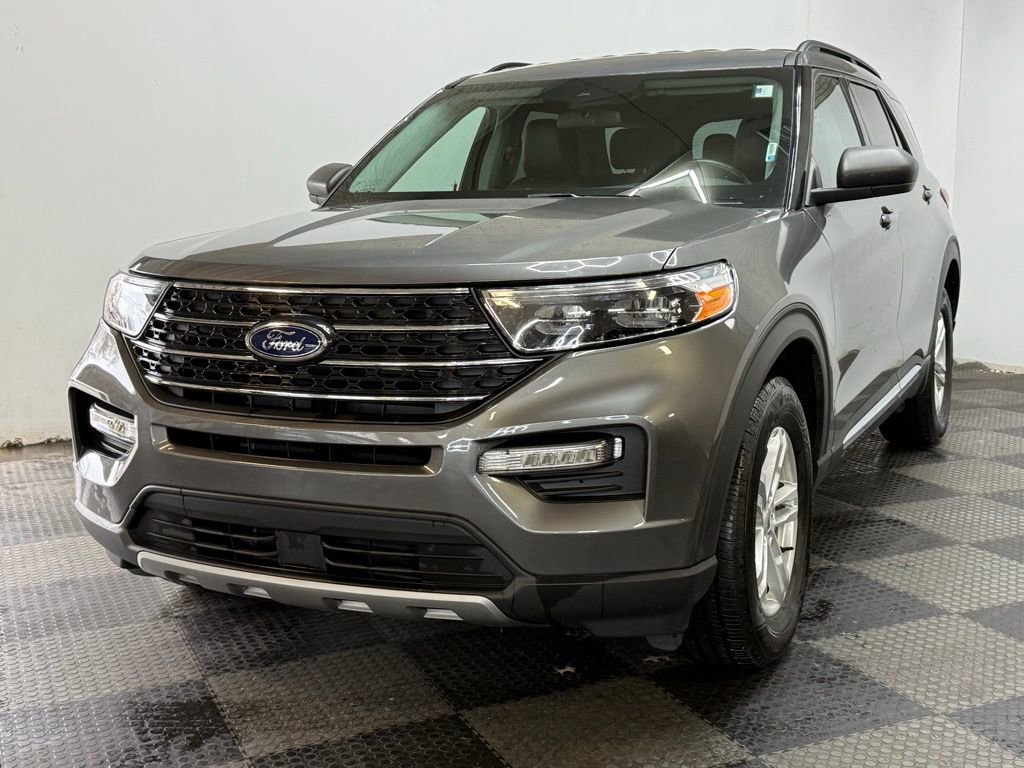 Certified 2022 Ford Explorer XLT w/ Equipment Group 202A image 9