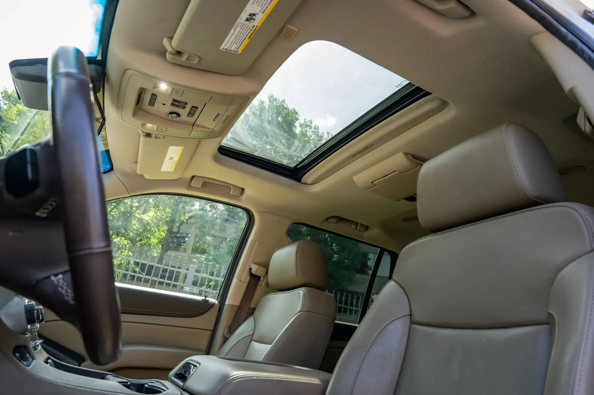 Used 2020 GMC Yukon SLT w/ Premium Edition AWD/4WD image 12