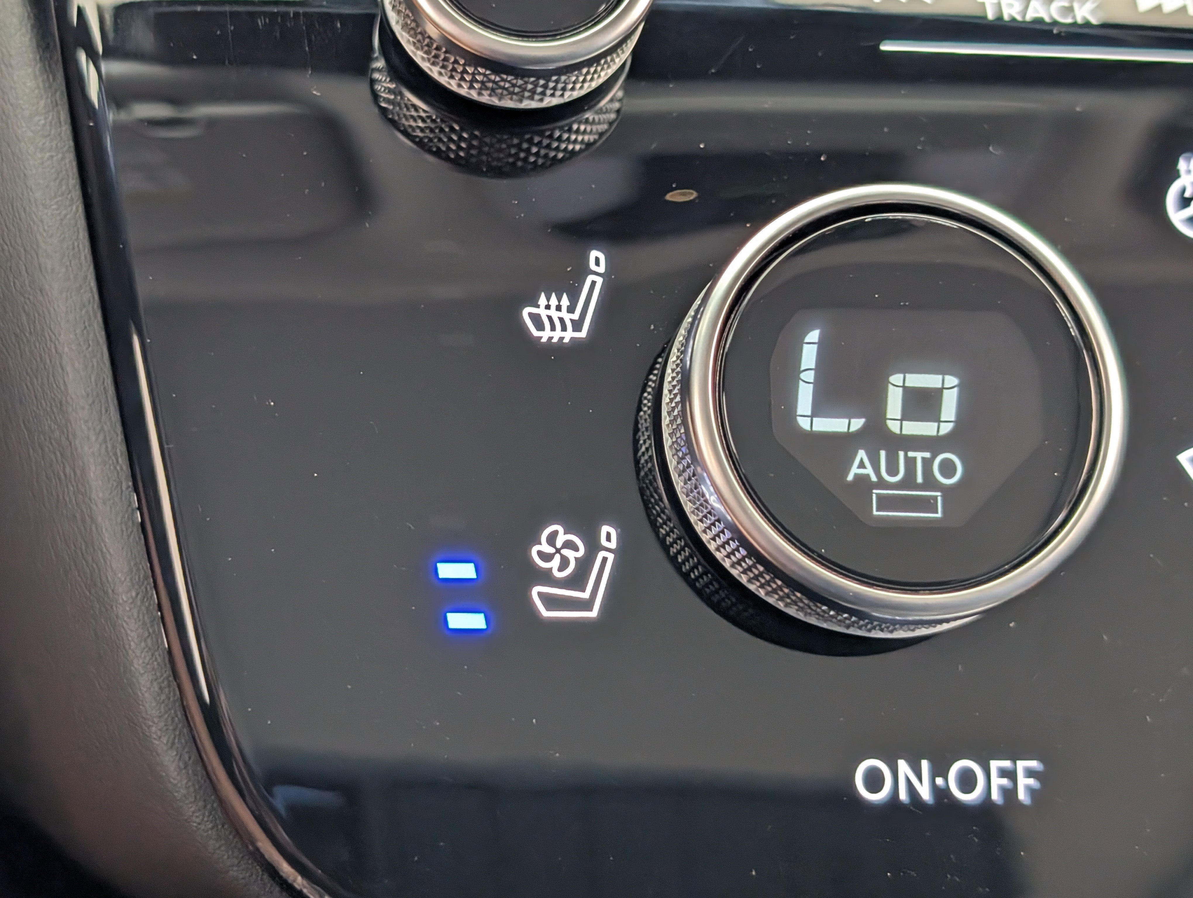 Used 2025 INFINITI QX60 Luxe FWD image 34