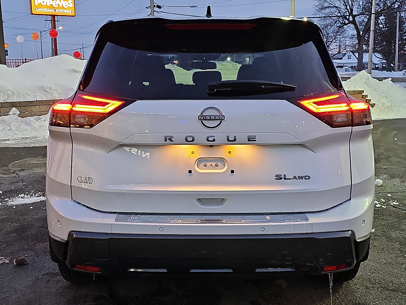 Used 2025 Nissan Rogue SL image 5