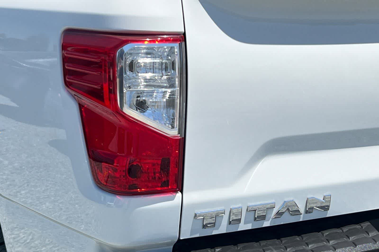 Used 2019 Nissan Titan SV RWD image 33