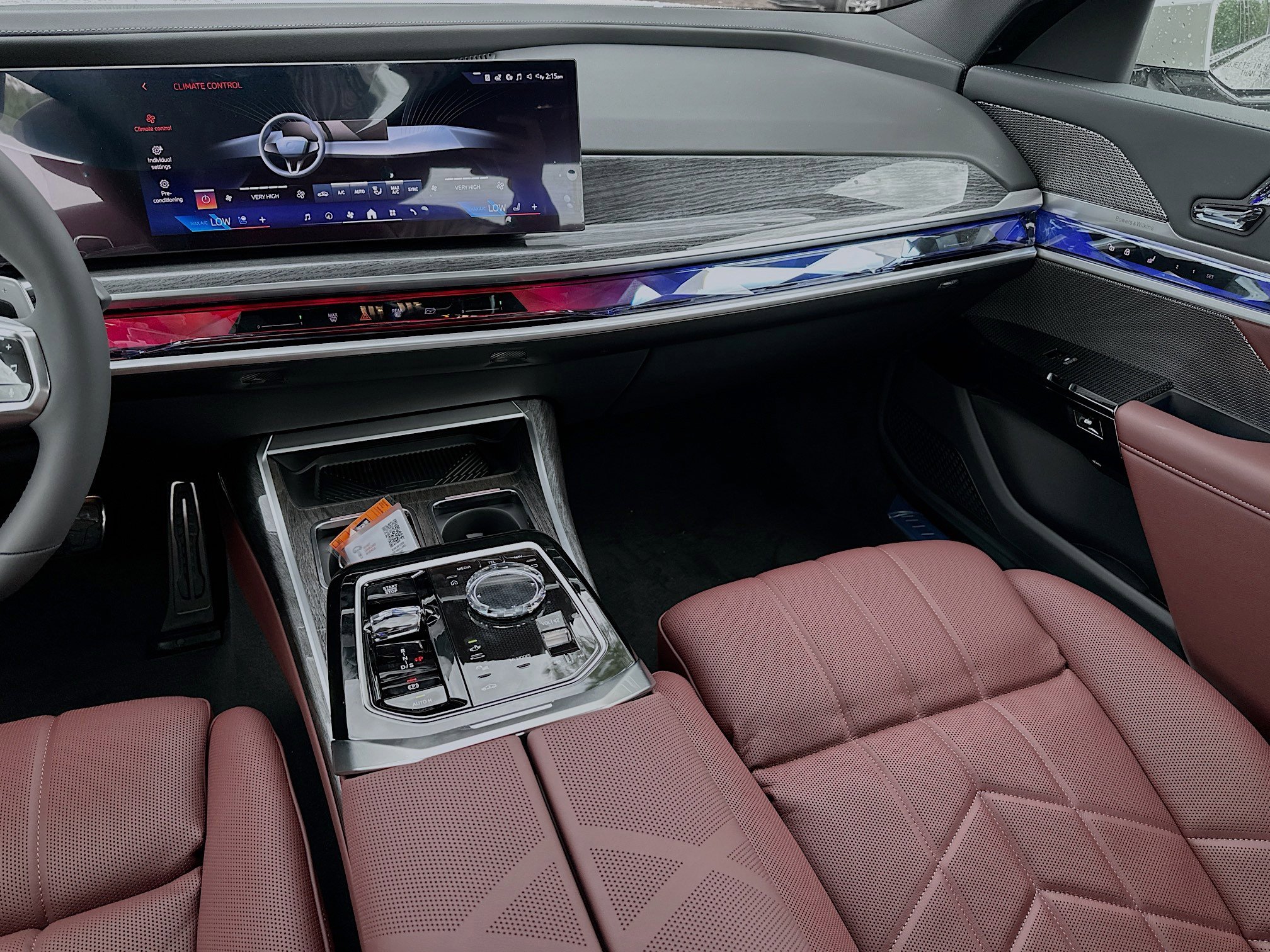 New 2026 BMW 750e xDrive w/ Premium Package image 18