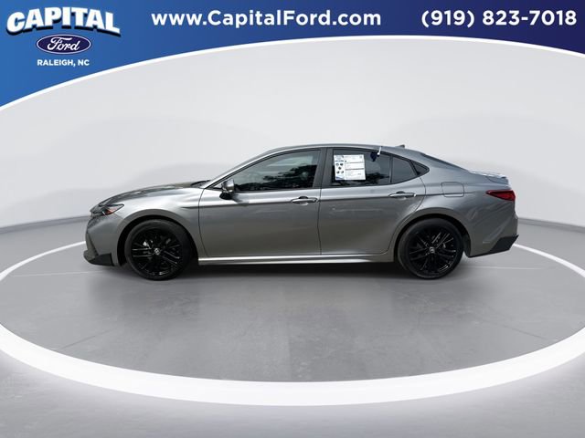 Used 2025 Toyota Camry SE FWD image 5