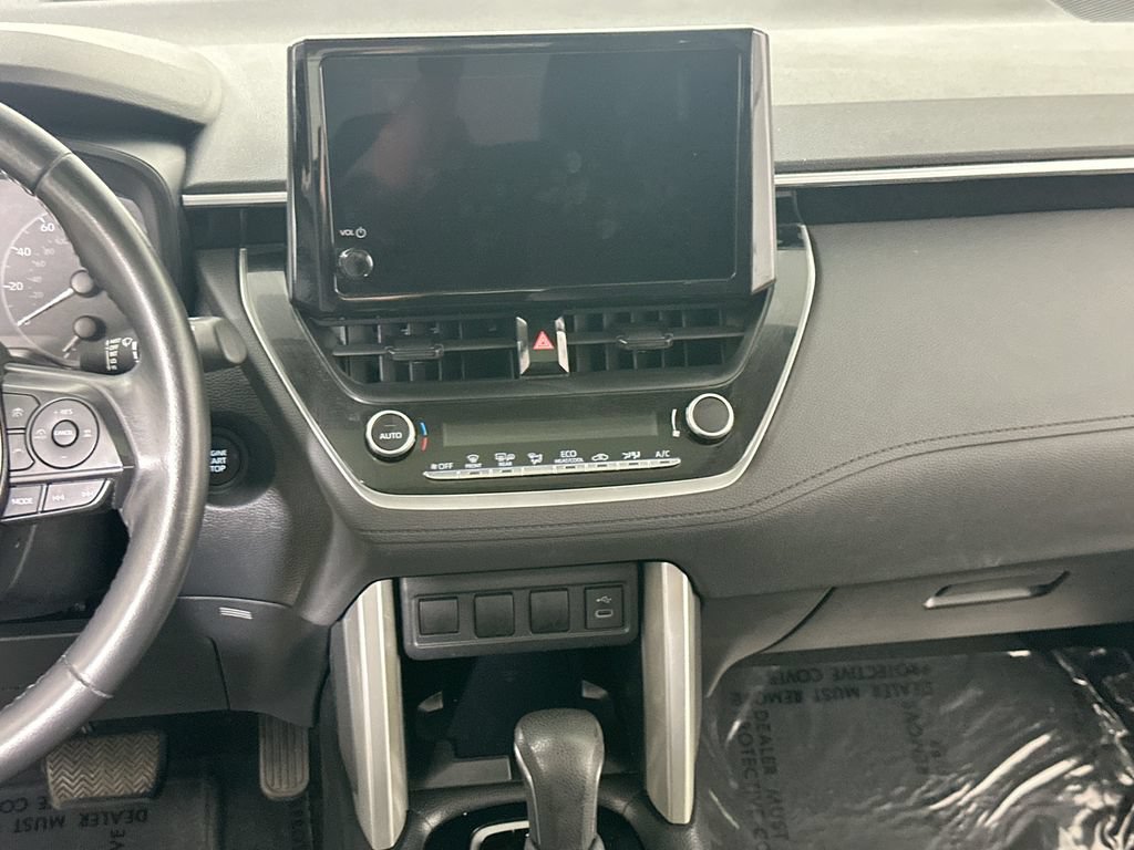 Used 2024 Toyota Corolla Cross LE w/ Moonroof Package FWD image 20