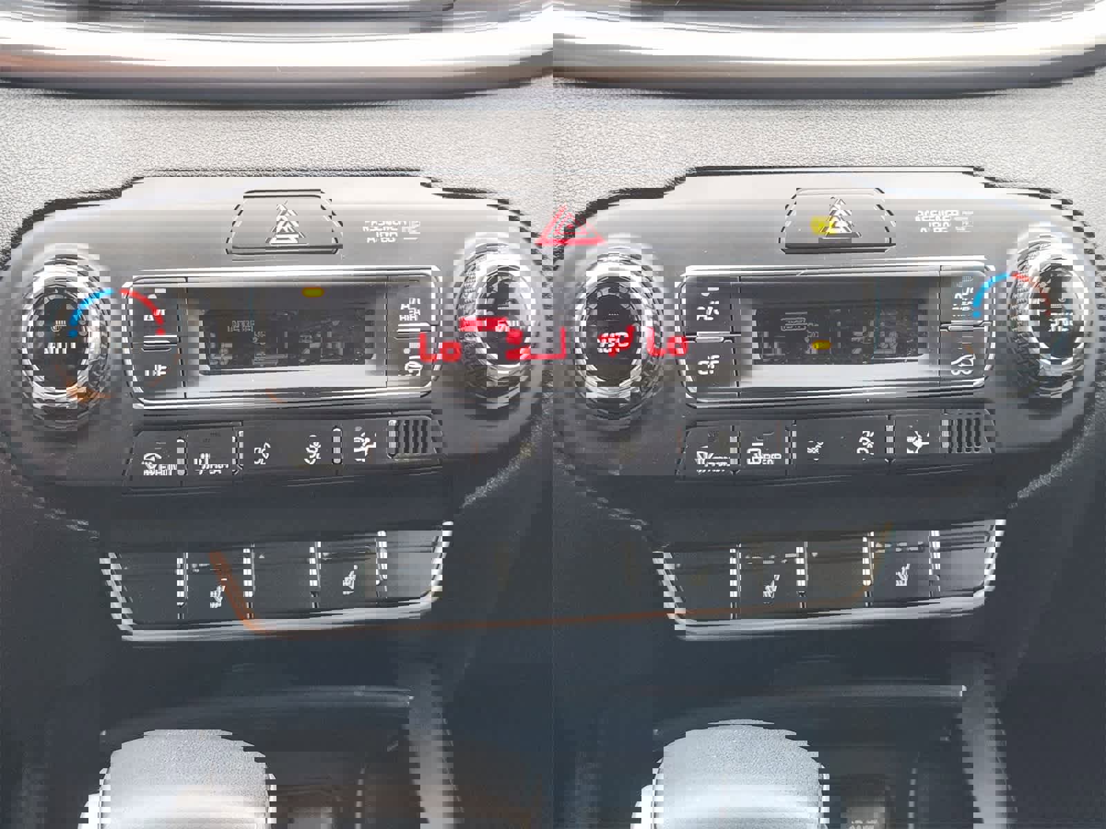 Used 2020 Kia Sorento S image 18