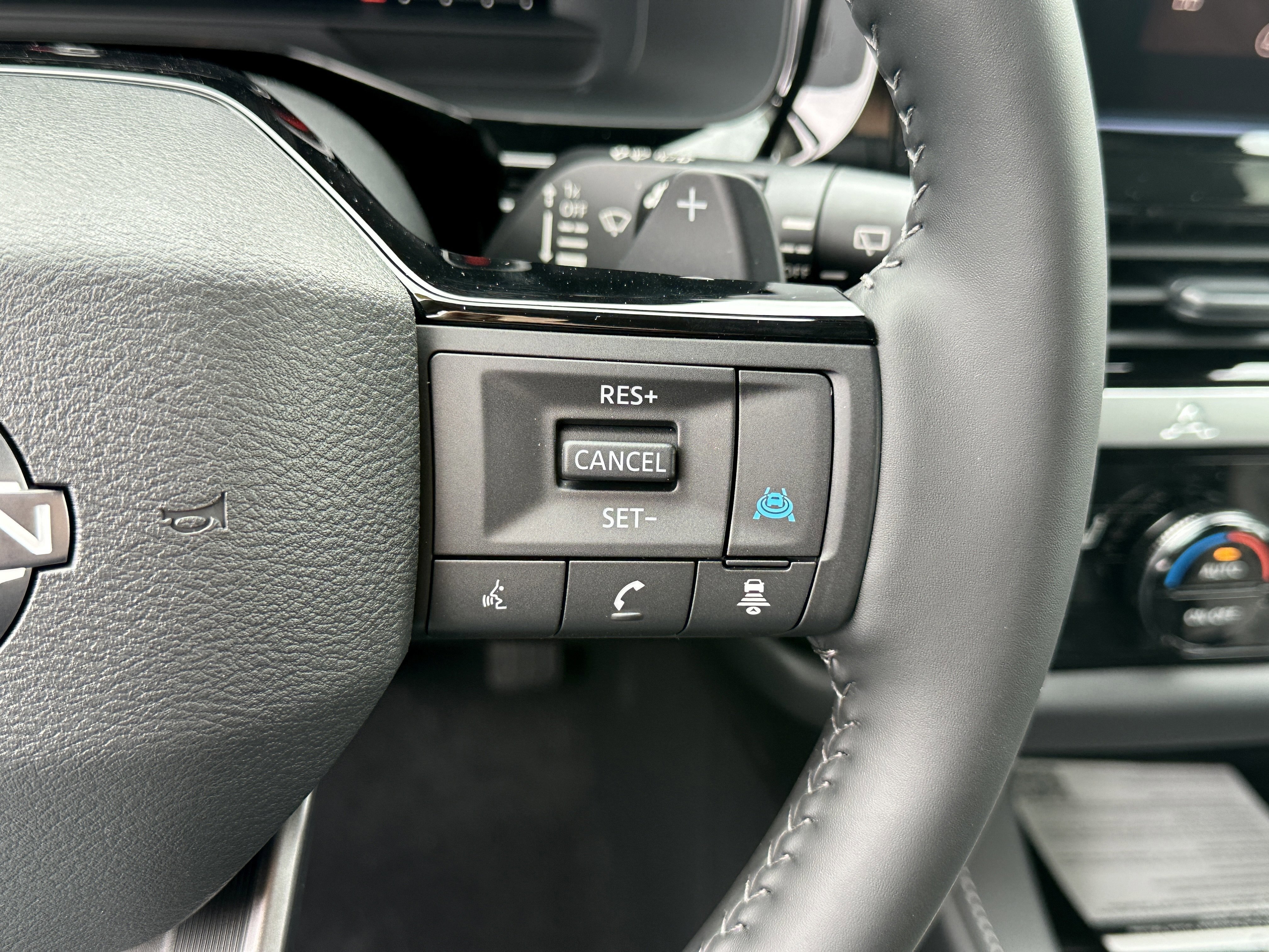 New 2026 Nissan Pathfinder SL w/ SL Premium Package AWD/4WD image 29