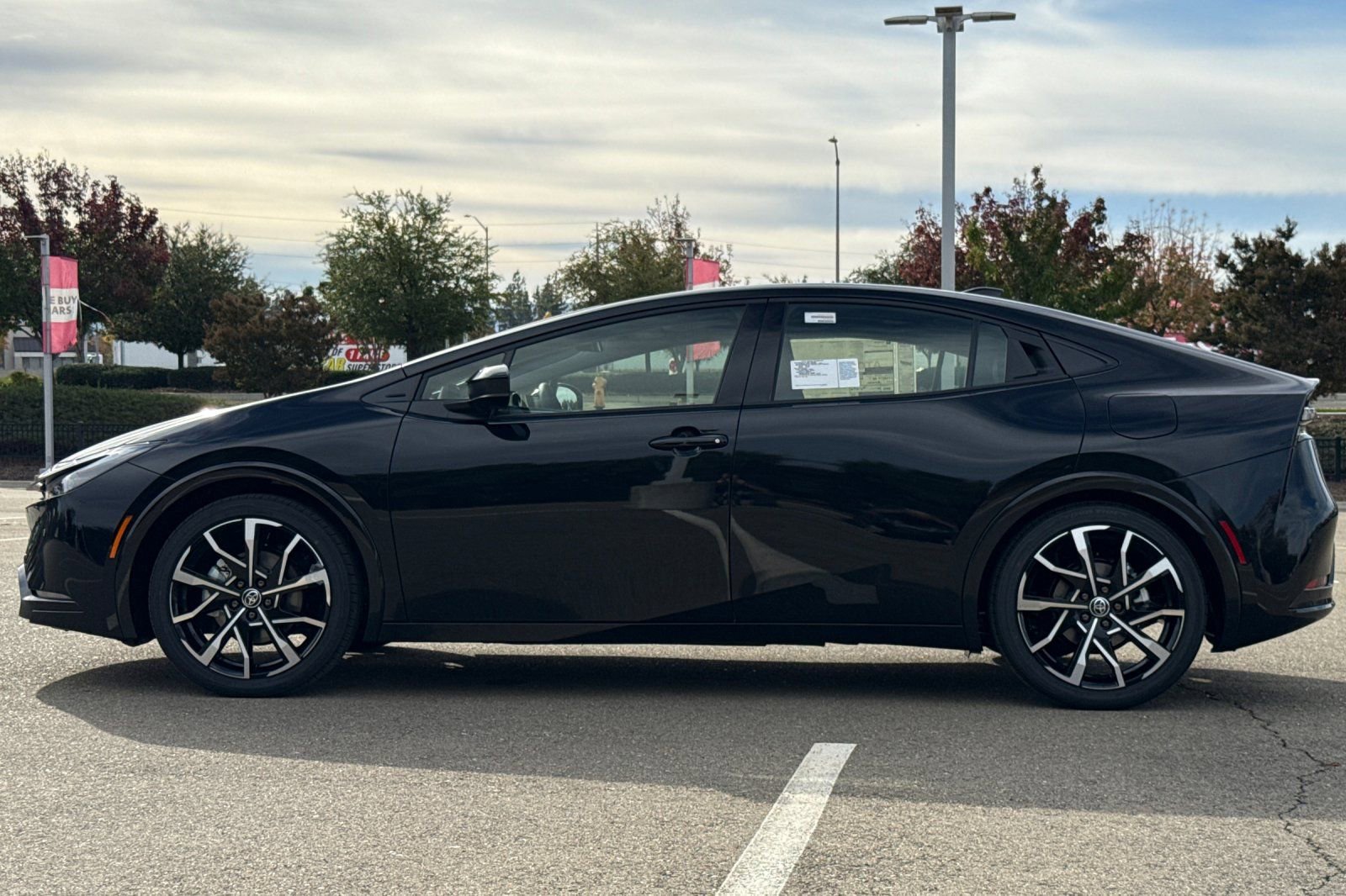 New 2026 Toyota Prius Plug-In Hybrid image 9