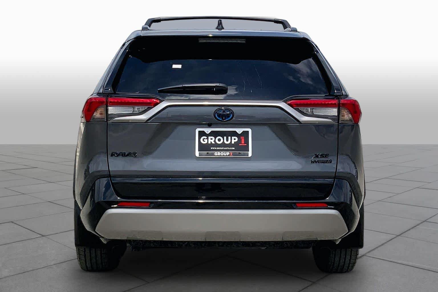 Used 2024 Toyota RAV4 XSE AWD/4WD image 5