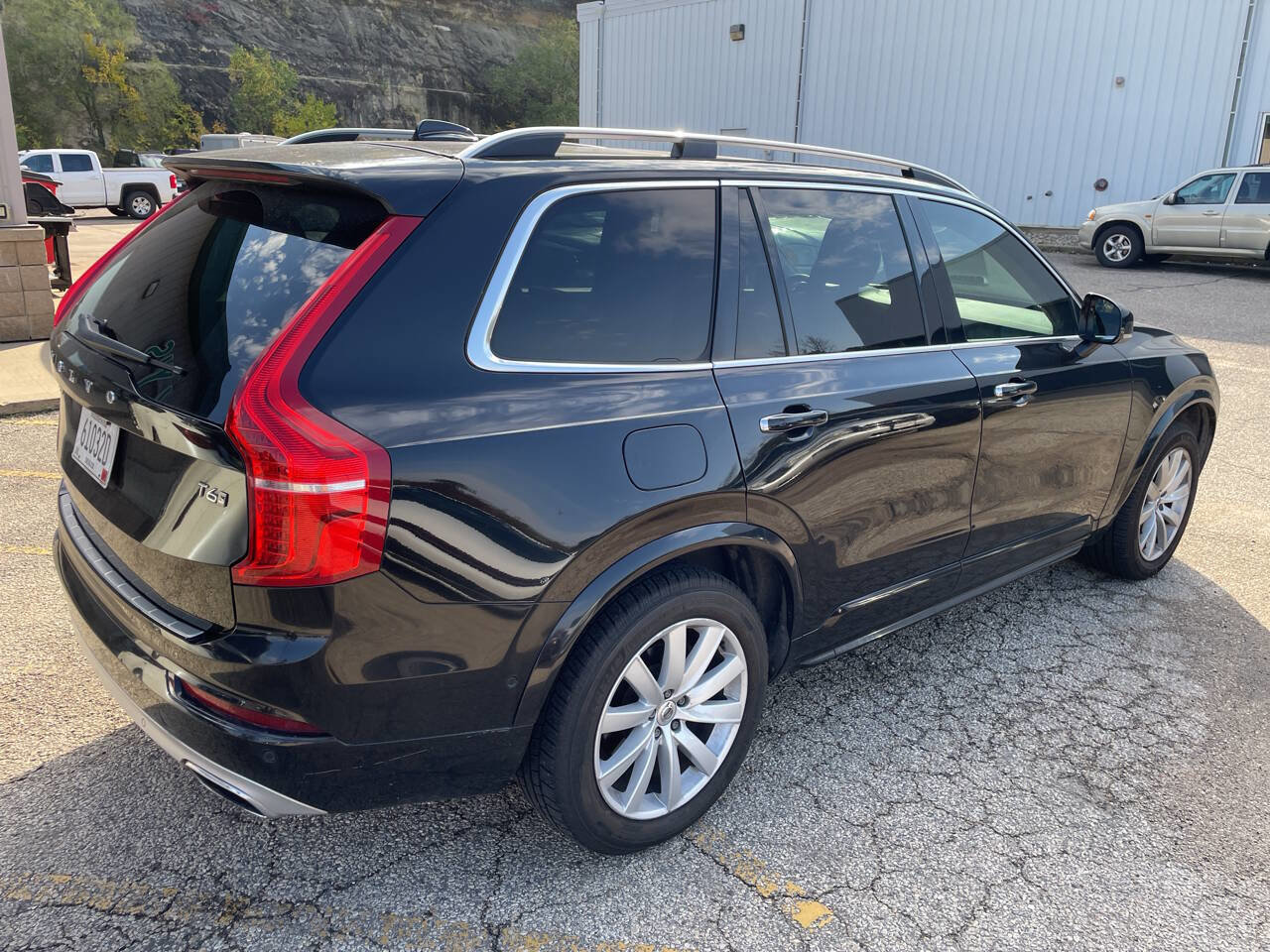Used 2016 Volvo XC90 T6 Momentum image 7