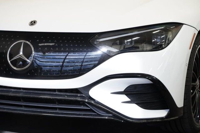 New 2025 Mercedes-Benz EQE 350+ 4MATIC Sedan image 9
