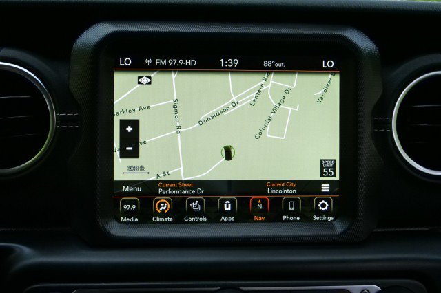 Used 2022 Jeep Wrangler Unlimited Sahara w/ Cold Weather Group AWD/4WD image 15