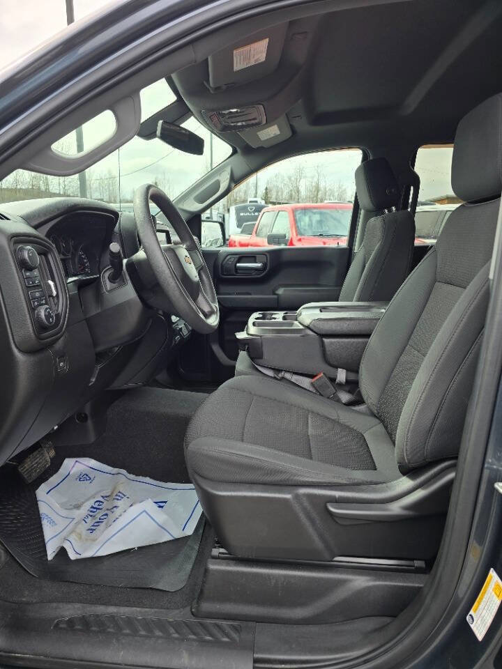 Used 2020 Chevrolet Silverado 1500 Custom w/ Custom 2.7L Value Package AWD/4WD image 12