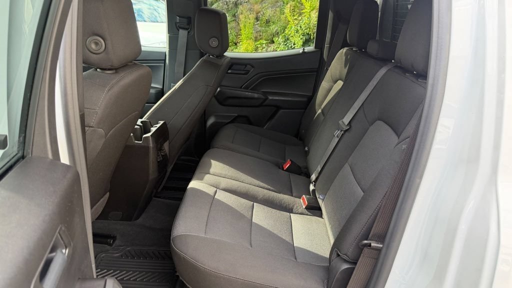 Used 2025 Chevrolet Colorado W/T AWD/4WD image 18