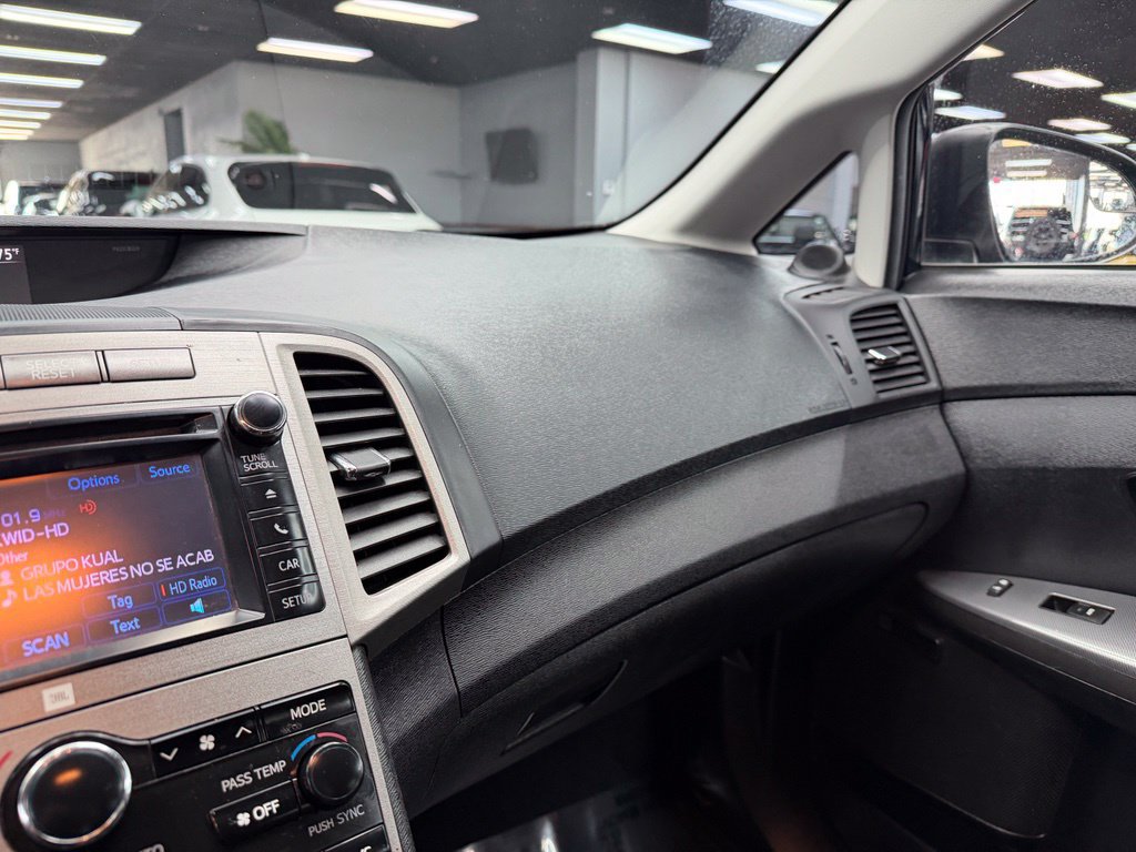 Used 2014 Toyota Venza XLE w/ XLE Premium Package FWD image 27