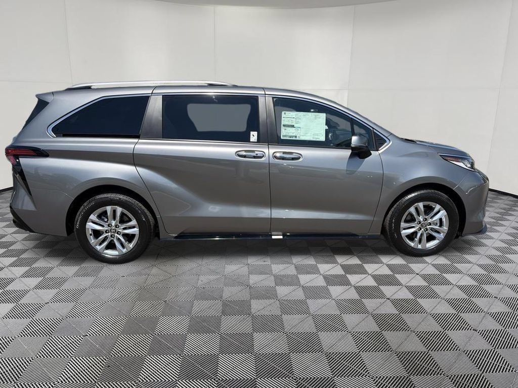 Used 2026 Toyota Sienna Limited FWD image 8