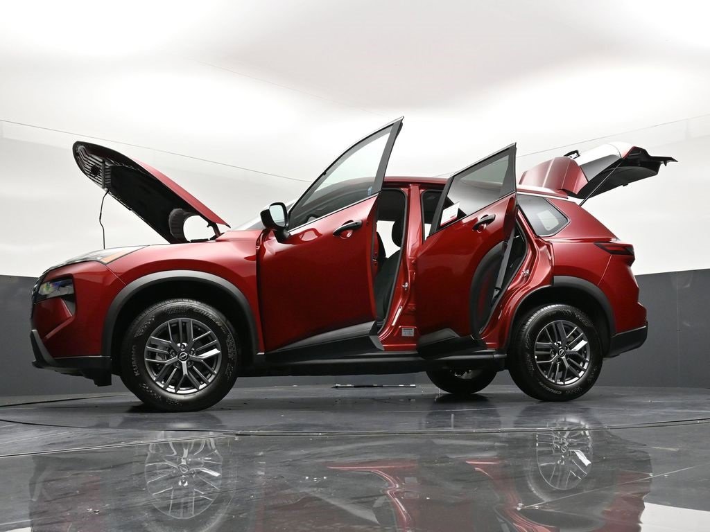 Certified 2025 Nissan Rogue S image 37