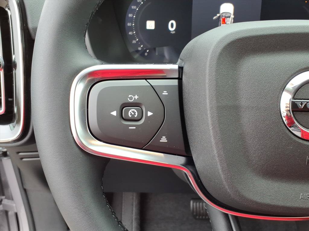 Certified 2026 Volvo XC40 B5 Plus w/ Climate Package AWD/4WD image 15