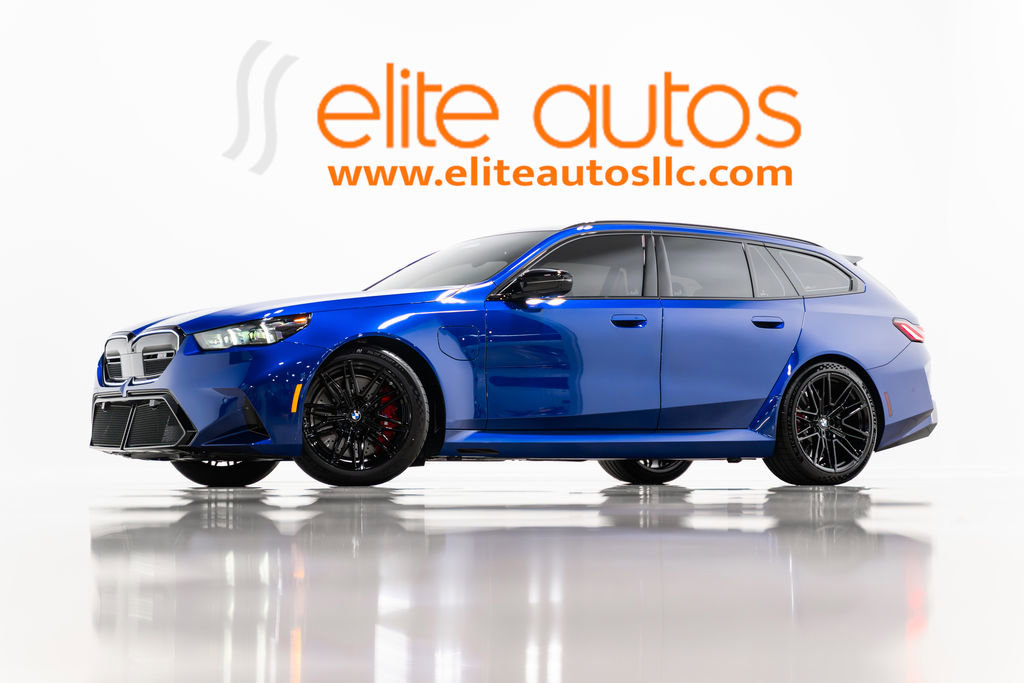 Used 2025 BMW M5 Touring image 1