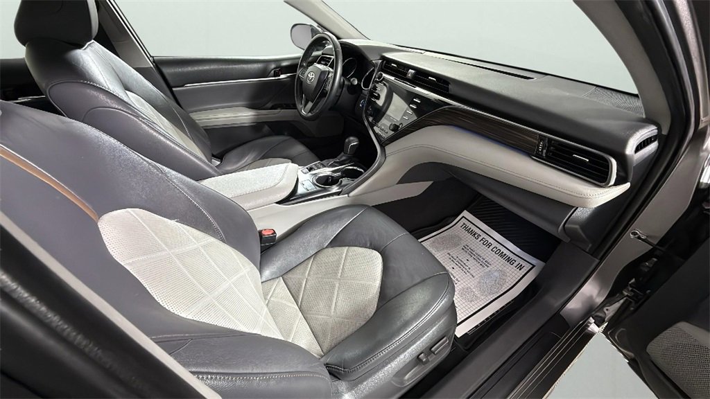 Used 2019 Toyota Camry XLE image 35