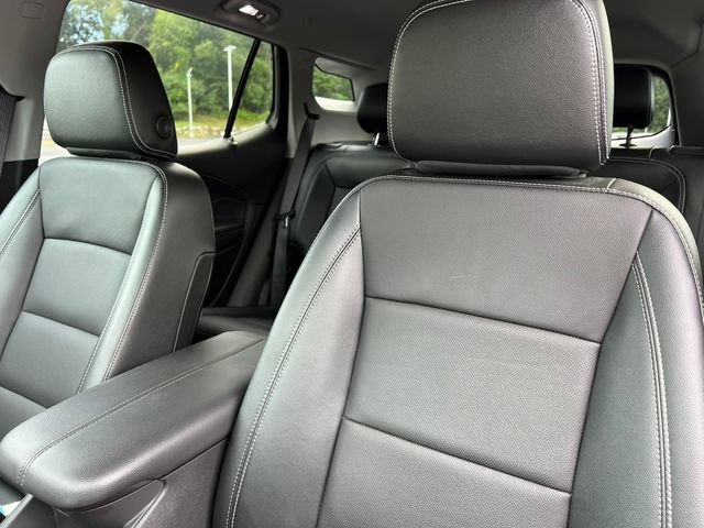 Used 2024 GMC Terrain SLT w/ Elevation Edition AWD/4WD image 14
