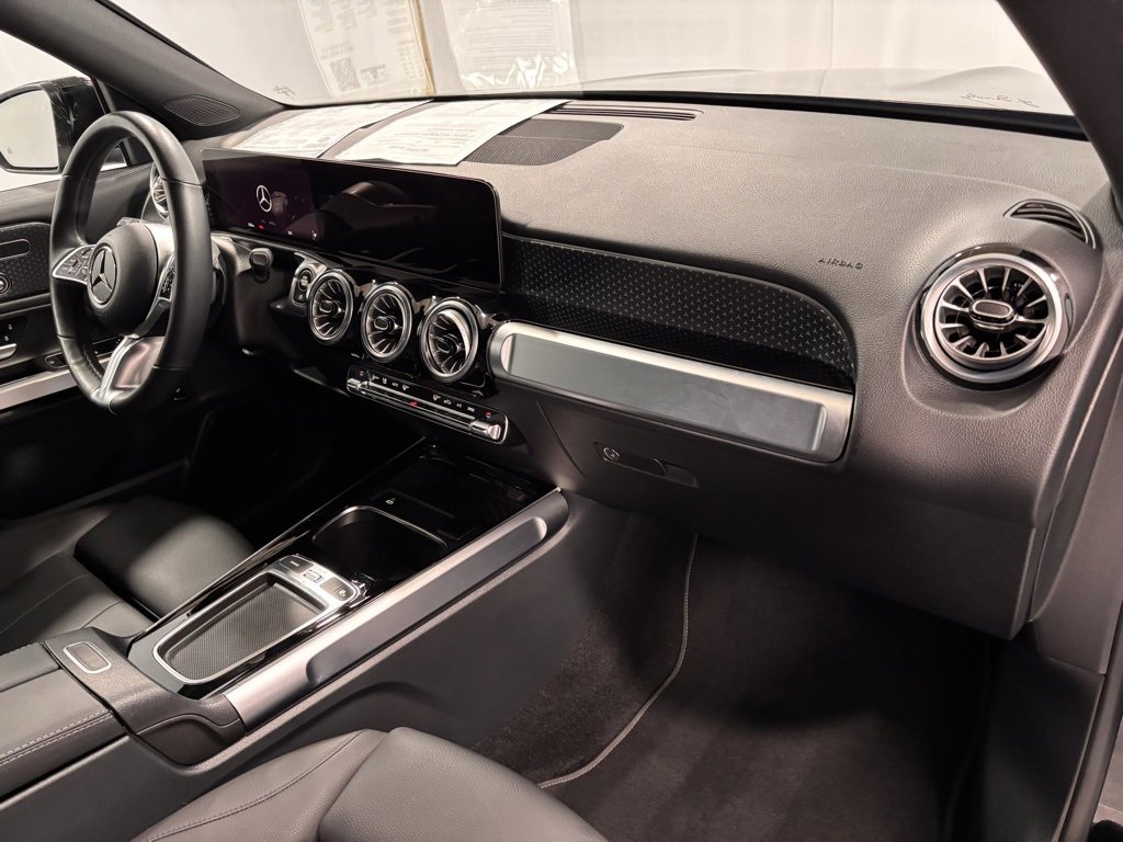 Certified 2025 Mercedes-Benz GLB 250 4MATIC image 17