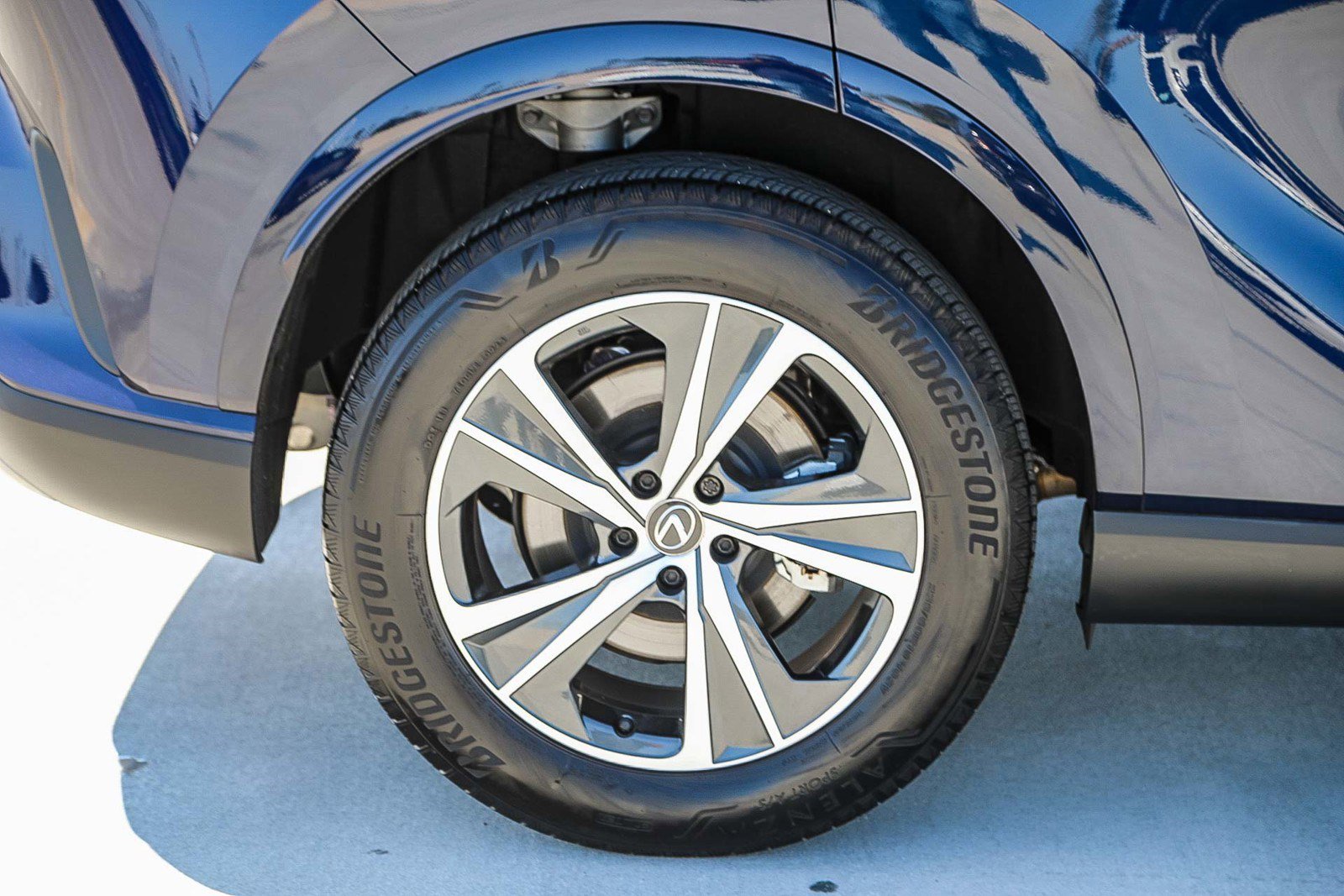 Used 2025 Lexus RX 350 Premium w/ Accessory Package (Z1) FWD image 11