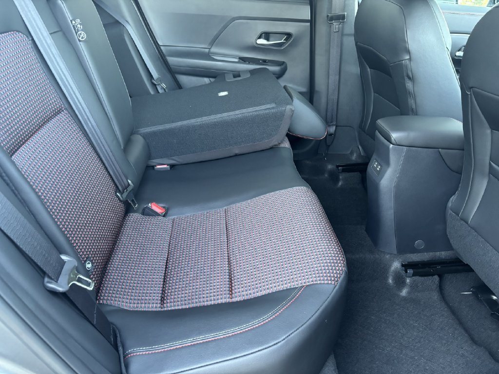 New 2027 Nissan Kicks SR AWD/4WD image 28