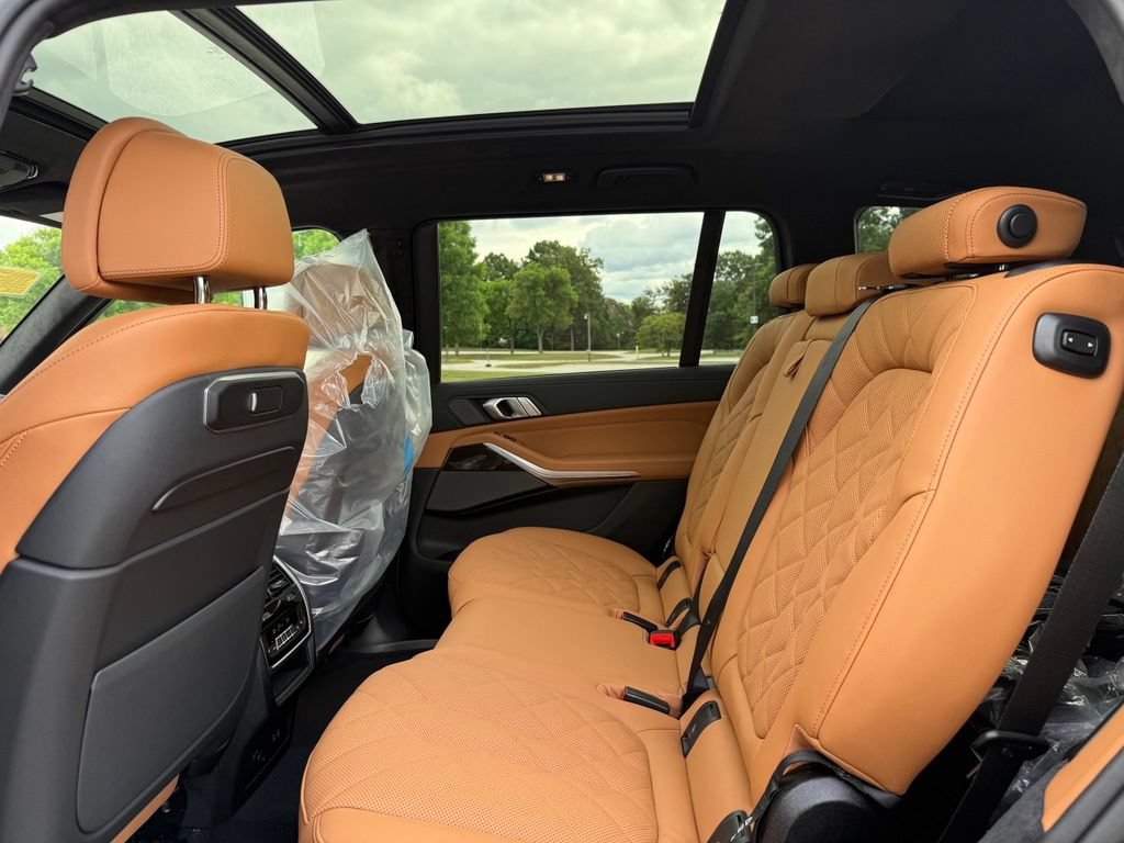 New 2027 BMW X7 xDrive40i w/ M Sport Package AWD/4WD image 18