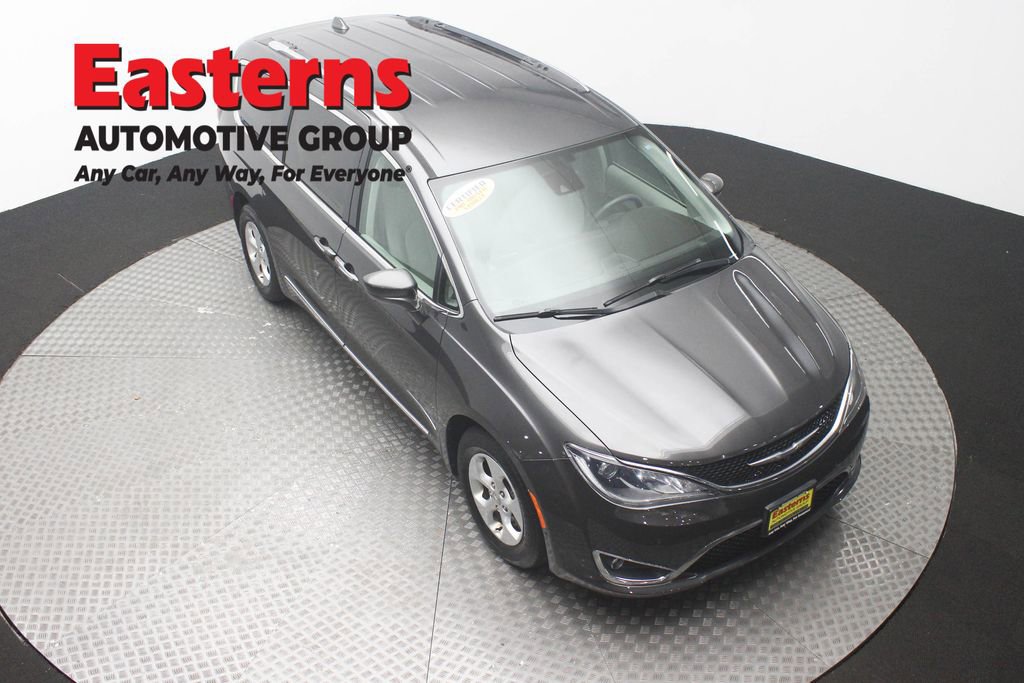 Used 2017 Chrysler Pacifica Touring-L Plus w/ Advanced Safetytec Group FWD image 3