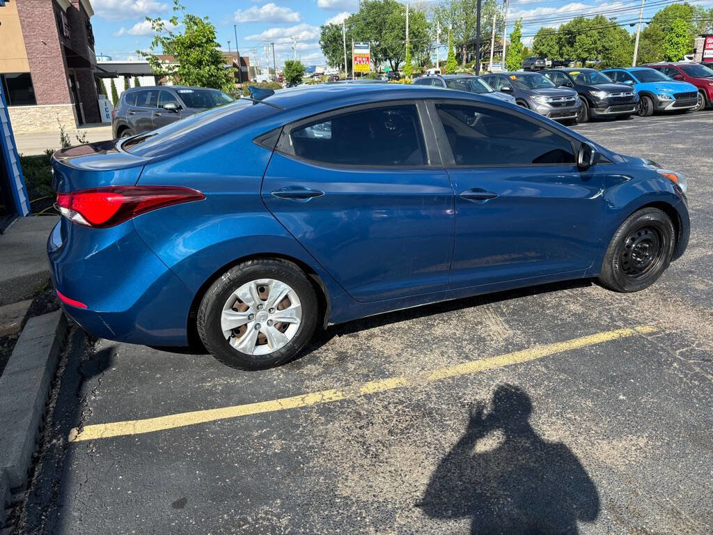 Used 2016 Hyundai Elantra SE FWD image 4