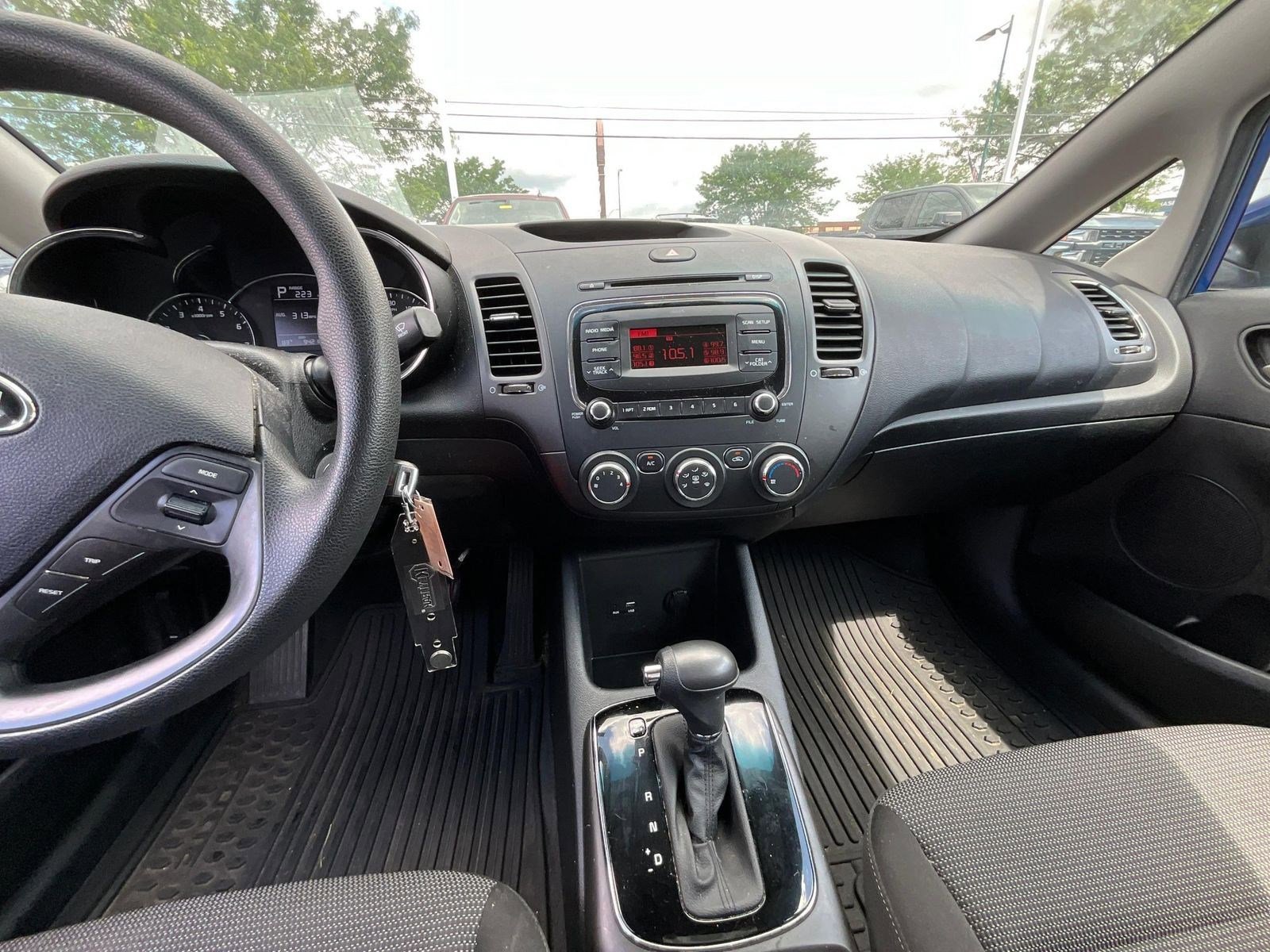 Used 2017 Kia Forte LX FWD image 9