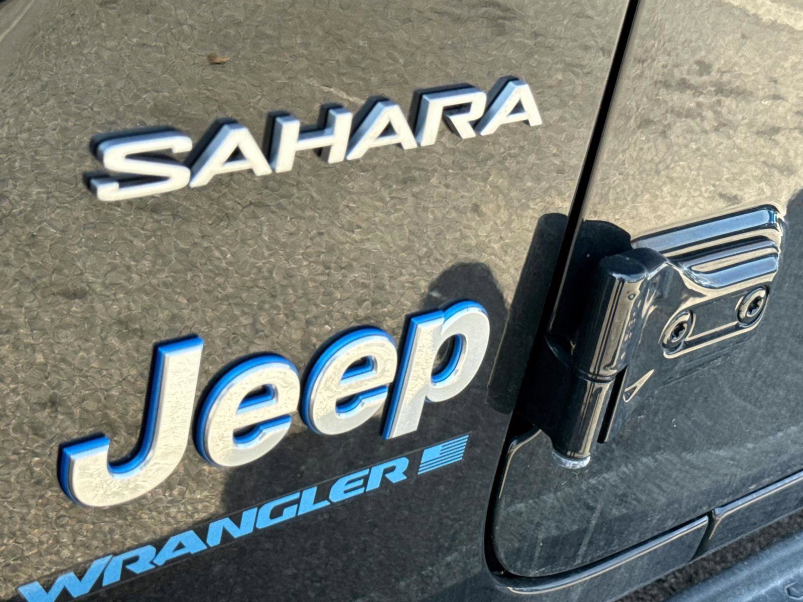 Used 2023 Jeep Wrangler Unlimited Sahara w/ Cold Weather Group AWD/4WD image 6