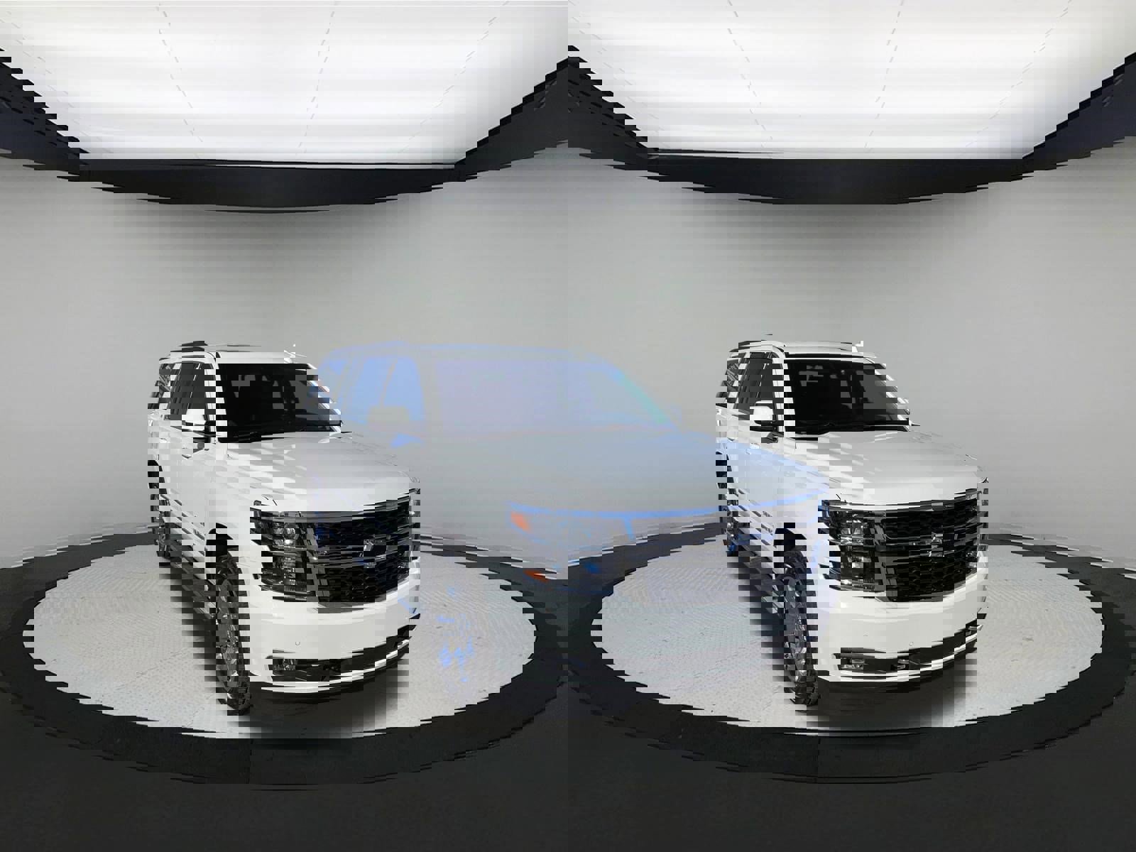 Used 2019 Chevrolet Suburban LT w/ LT Signature Package image 2