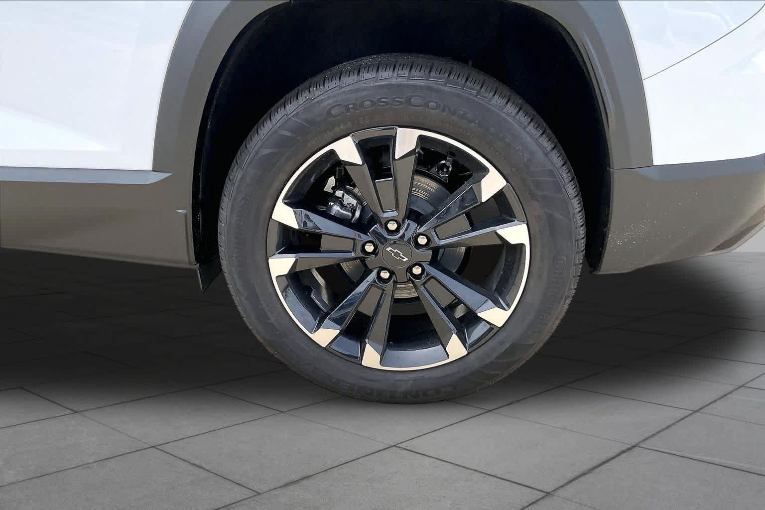 New 2027 Chevrolet Equinox RS FWD image 12