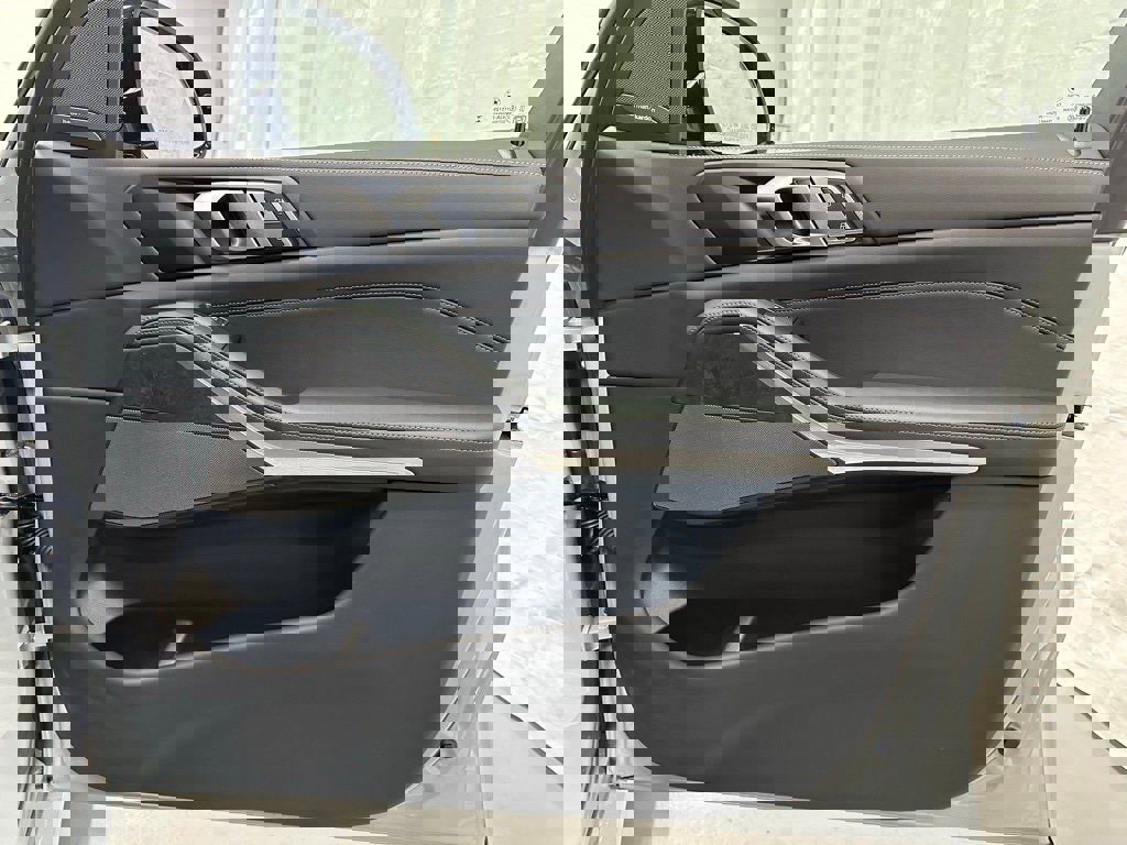 Used 2026 BMW X5 xDrive50e image 55