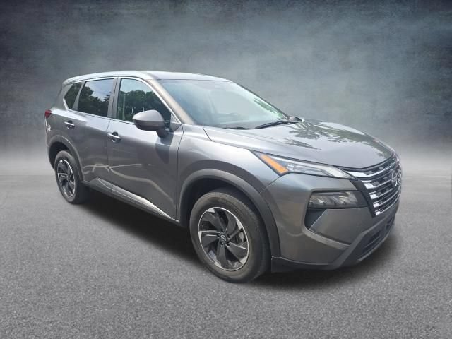 Used 2025 Nissan Rogue SV AWD/4WD image 2