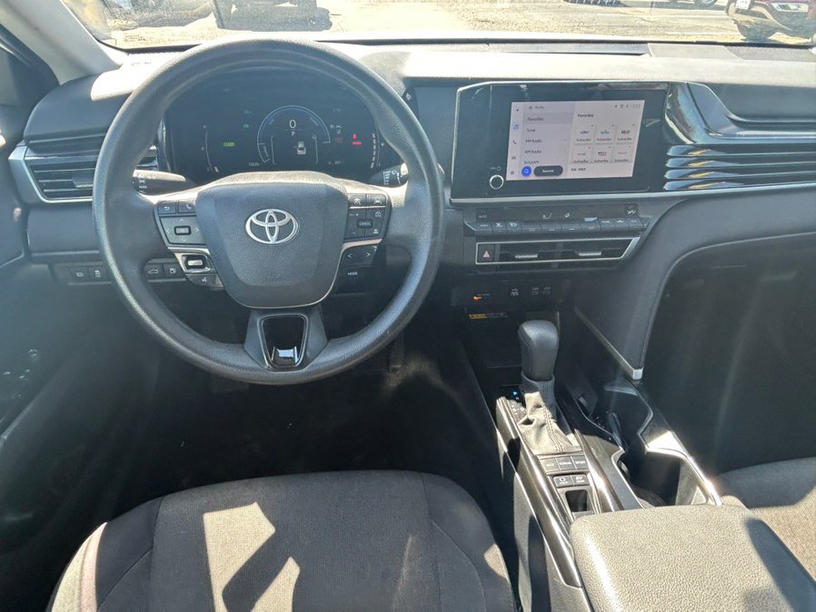 Used 2025 Toyota Camry LE FWD image 16