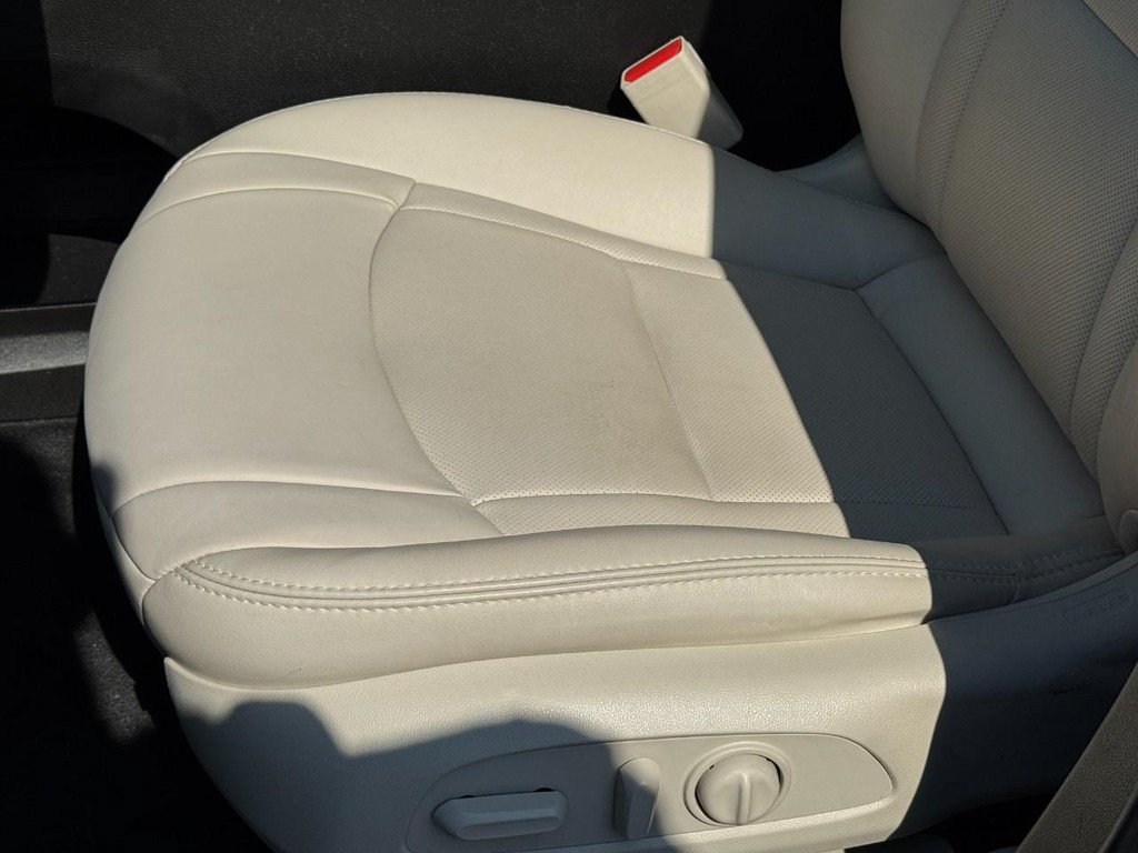 Used 2023 Buick Enclave Essence w/ Experience Buick Package AWD/4WD image 27