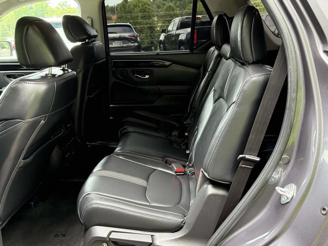 Used 2023 Honda Pilot Touring image 11