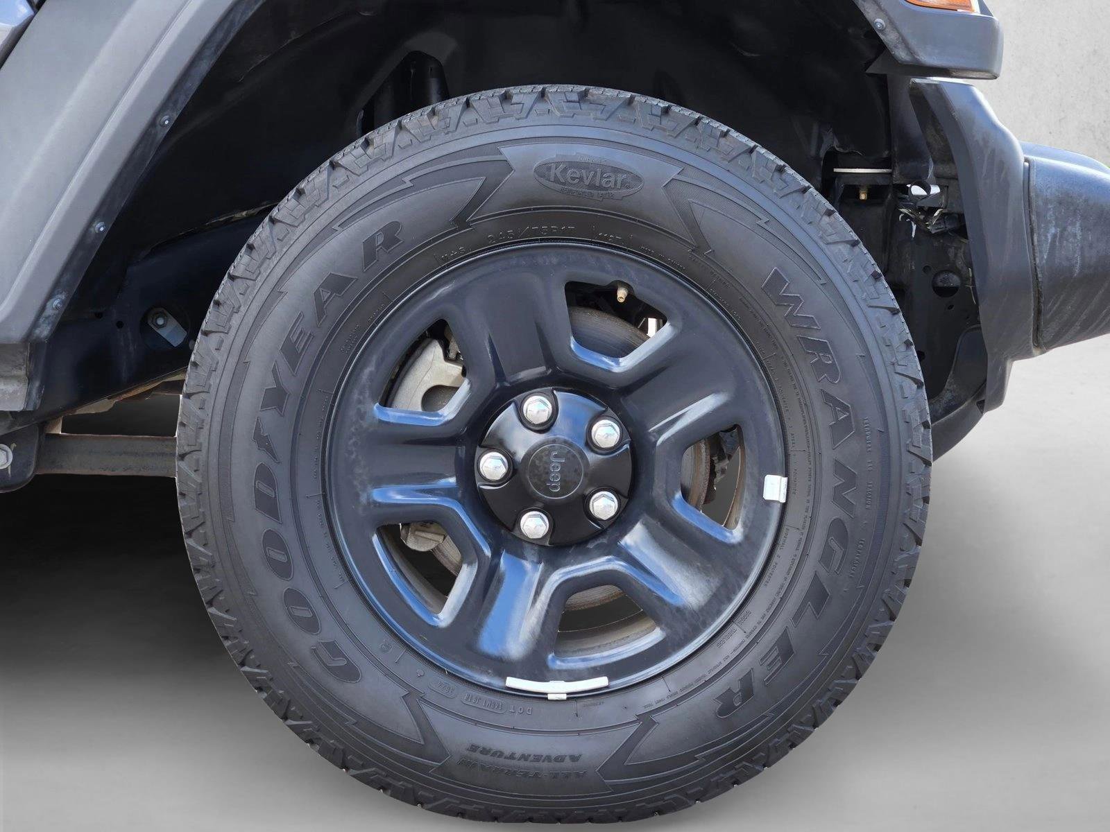 Used 2018 Jeep Wrangler Sport AWD/4WD image 16