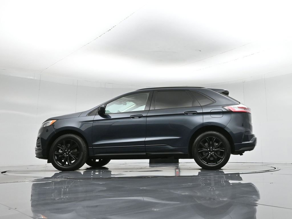 Certified 2022 Ford Edge SE w/ Black Appearance Package image 56
