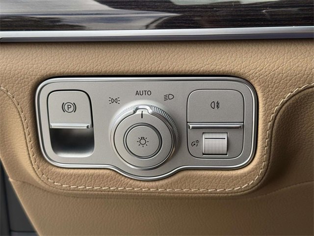 New 2026 Mercedes-Benz GLS 580 4MATIC image 19